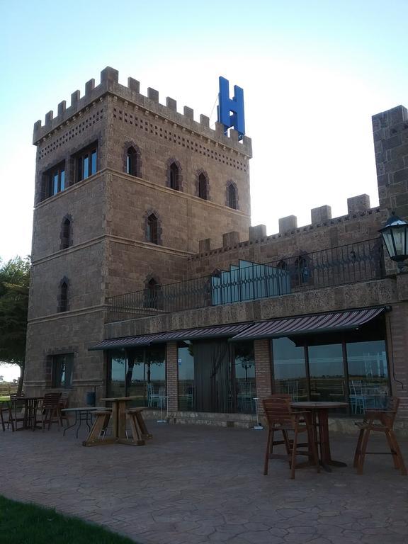 Hotel Vinedos Y Bodegas El Castillo Villarrobledo Exterior foto