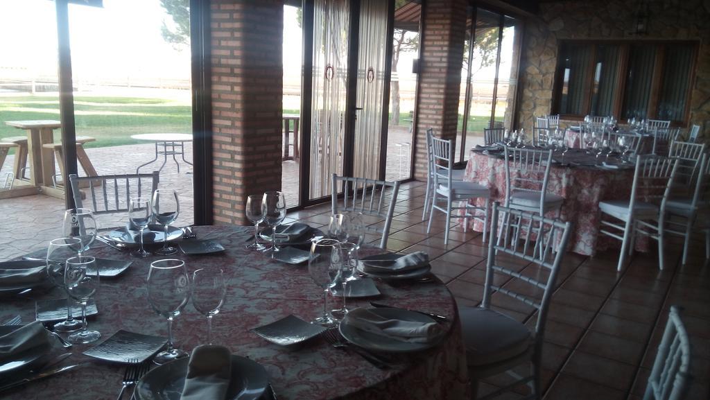 Hotel Vinedos Y Bodegas El Castillo Villarrobledo Exterior foto