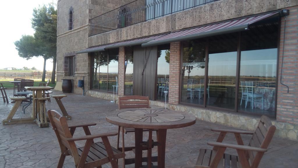 Hotel Vinedos Y Bodegas El Castillo Villarrobledo Exterior foto